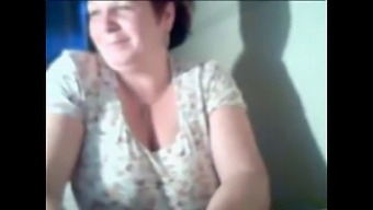 Amateur Webcam Model Shows Off Her Breasts And Big Tits