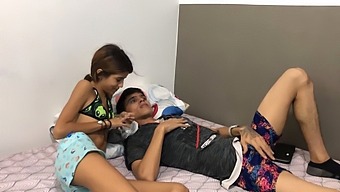 Young Teen Gets Naughty With Her Older Brother In Amateur Porn Video