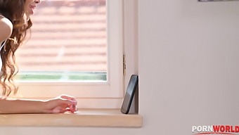 Bác Sĩ Xinh Đẹp Quyến Rũ Bệnh Nhân Của Mình Và Cho Anh Ta Một Cú Thổi Sâu Tại Văn Phòng Bác Sĩ.